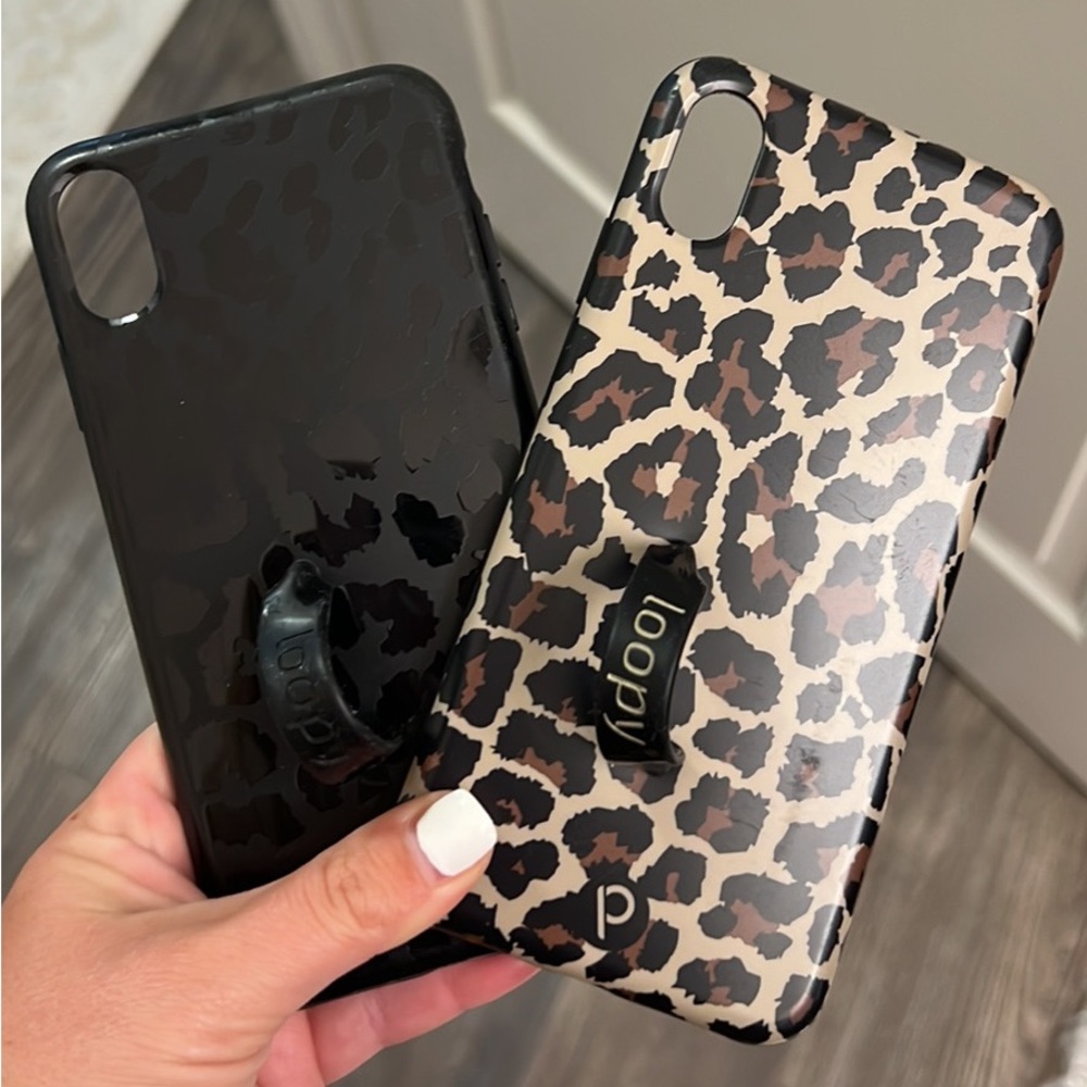 3 Loopy XS Max phone cases.